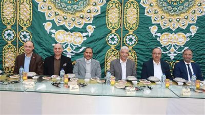 رئيس جامعة المنوفية يشارك الأطقم الطبية بالمستشفيات الجامعية ومعهد الكبد الإفطار