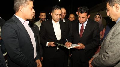 وزير الرياضة يتفقد المشروع القومي للمواهب بمركز التنمية الشبابية بالشيخ زايد