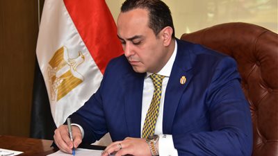 صرف مكافأة مالية للعاملين بمعهد رعاية الفنية للتمريض بالمجمع الطبي بالأقصر