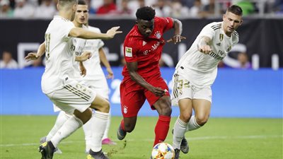 وكيل ديفيز يهاجم إدارة بايرن بسبب سوء التفاوض لتمديد عقد اللاعب