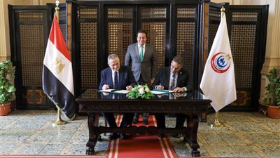 وزير الصحة يشهد توقيع بروتوكول بين هيئة المستشفيات والمعاهد التعليمية والمؤسسة العلاجية
