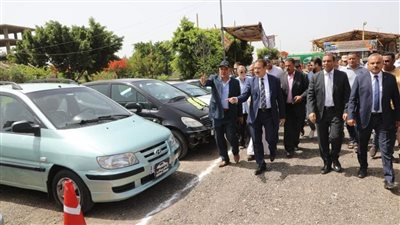 محافظ المنوفية يتخذ قرارا مهما خلال جولة بسوق السيارات