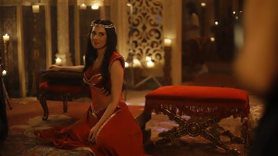 كانت بتدرب.. صور تكشف كواليس مشهد رقص ياسمين رئيس لـ ياسر جلال في جودر