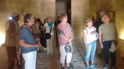 المناطق الأثرية بالمنيا تستقبل وفدا سياحيا متعدد الجنسيات