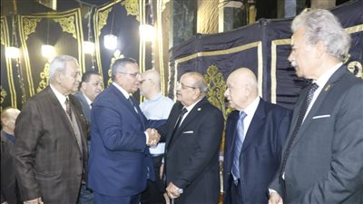 بالصور.. مشاهير السياسة في عزاء القطب الوفدي المستشار الراحل يس تاج الدين