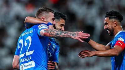 انتصار درامي للهلال على الشباب في الدوري السعودي