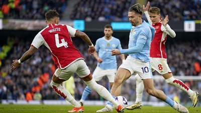 أسطورة اليونايتد يُشيد بأرسنال بعد التعادل مع مانشستر سيتى على ملعبه