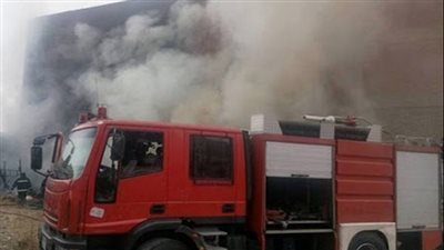 الدفع بقوات الحماية المدنية لإخماد حريق هائل داخل منزلين بسوهاج 