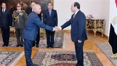 أنباء عن تولى كامل الوزير رئاسة الوزراء عقب حلف الرئيس