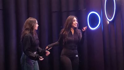 رامز جلال يسخر من هاجر السراج وآية سماحة: معرفش اتحدفوا علينا منين