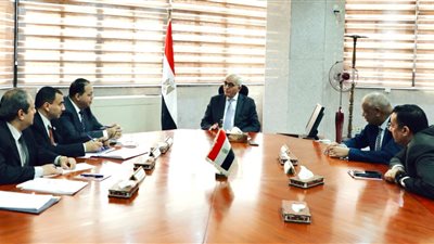 تفاصيل اجتماع وزير التعليم مع قيادات محو الأمية والمركز الإقليمي لتعليم الكبار