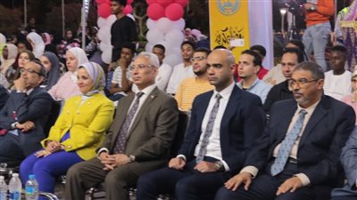 رئيس جامعة المنيا يُشارك طلاب الجامعة الوافدين بحفل الإفطار الجماعي تحت شعار «رمضان يجمعنا»