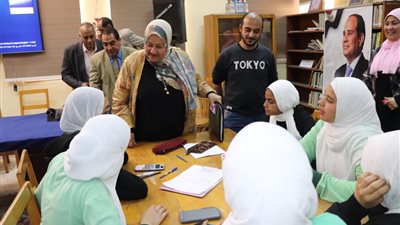 وكيل تعليم القاهرة تتابع تصفيات مسابقة أوائل الطلبة للمرحلة الإعدادية(صور)