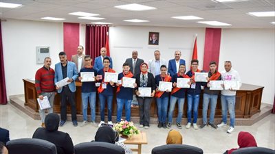 تعليم بورسعيد يكرم المدارس الفائزة بالمراكز الأولى بمسابقة أوائل طلبة الشهادة الإعدادية