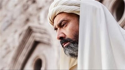 عمرو محمود ياسين يشيد بـ مسلسل الحشاشين: 