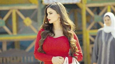 رد مفاجىء من هدى الإتربي على انتقادات ملابسها الجرئية في «العتاولة» 