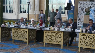 رئيس جامعة المنيا يلتقي طلاب الجامعة الأهلية على حفل إفطار بمقر الجامعة 