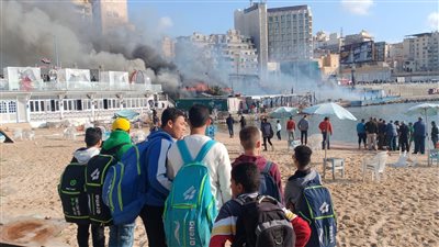 حريق هائل بنادي الصيادلة بطريق الكورنيش بالإسكندرية 