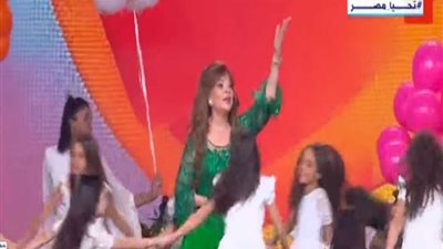 بمشاركة صفاء أبو السعود.. الرئيس السيسي يشاهد أوبريت أهلا بالعيد