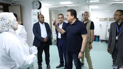 وزير الصحة يتفقد مستشفى محلة مرحوم التخصصي ويشيد بمستوى وجودة المستشفى