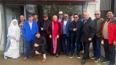  أعضاء الاتحاد العام للمصريين في بريطانيا يؤدون صلاة العيد في المركز الإسلامي بلندن