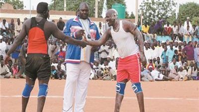 لعب مصارعة حرة.. تقليد غريب لعيد الفطر بجزر القمر