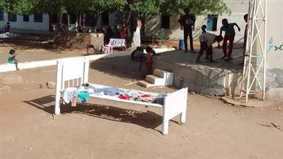 وسط الحرب.. ولاية سودانية تخلي النازحين استعدادًا لفتح المدارس للدراسة