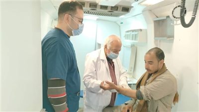 صحة المنيا: الكشف بالمجان على 1651حالة خلال قافلة طبية بقرية الخيارى بابوقرقاص