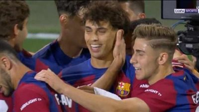 برشلونة يواصل مطاردة ريال مدريد بالفوز على قادش خارح الديار 