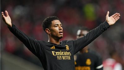 بيلينجهام لمنتقديه: سأرد عليكم فى الملعب