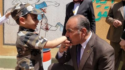 مدير تعليم المنوفية يفتتح معرض ختام الانشطة الطلابية بإدارة الشهداء التعليمية (صور)