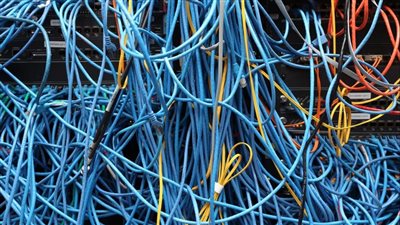 تقرير خطير يحذر من نهاية الإنترنت بسبب الروبوتات