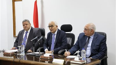 محمد عمارة: اتخاذ الاجراءات الخاصة بتجهيز غرف العمليات لامتحانات الدبلومات الفنية