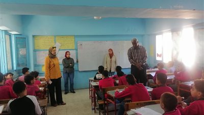 أيمن موسى: انتظام امتحانات المهام الأدائية والمواد خارج المجموع لصفوف النقل بالقاهرة