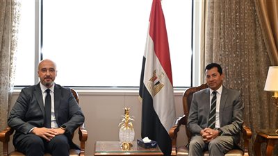 وزير الشباب والرياضة يلتقي رئيس مجلس إدارة شركة أليانز مصر