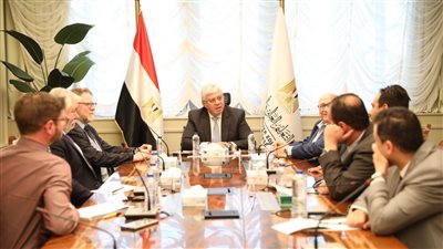 وزير التعليم العالي يبحث تعزيز التعاون مع جامعة أبردين البريطانية