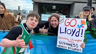 أصغر مصاب بمتلازمة داون يكمل ماراثون لندن برقم قياسي عالمي