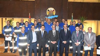 قرارات عاجلة بشأن عدة ملفات.. تفاصيل اجتماع محافظ الفيوم بمجلس المحافظة