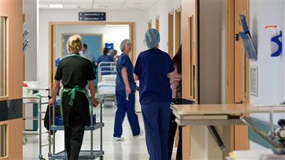 دراسة مثيرة تكشف تفوق الطبيبات على الأطباء