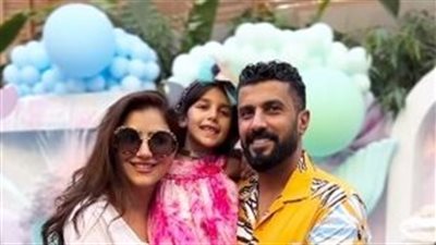 مي عمر ومحمد سامي يحتفلان بعيد ميلاد ابنتهما (صور)