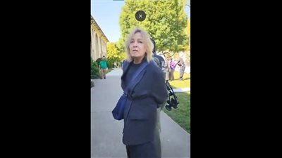  بالفيديو.. لحظة اعتقال رئيسة قسم الفلسفة بجامعة إيموري من اعتصام يدعم غزة