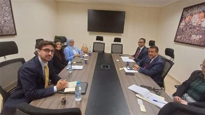 التمثيل التجارى: وفد بريطانى يبدى اهتمامه بفرص الاستثمار بقطاعى الأغذية والسيارات