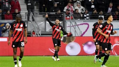 مرموش في مهمة مع فرانكفورت أمام بايرن ميونخ بالدوري الألماني 