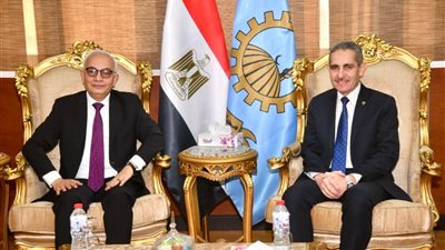 وزير التعليم يتفقد عددا من المدارس ويتابع الاستعدادات لامتحانات نهاية العام بالغربية 