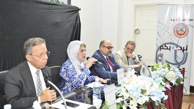 نقيب الأطباء: مصر الدولة الوحيدة بالمنطقة التي لا تتعامل بقانون المسؤولية الطبية