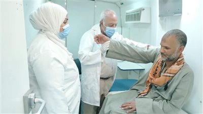 الكشف الطبي على 2731 حالة خلال قافلتين طبيتين بمركزى سمالوط وأبوقرقاص بالمنيا
