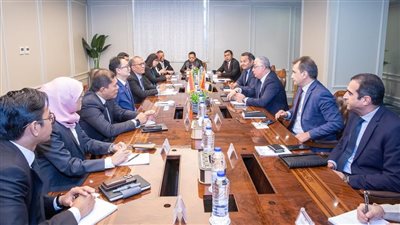 اقتصادية قناة السويس تستقبل نائب وزير التجارة والصناعة الإندونيسى 