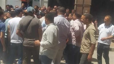 رئيس مياه المنيا يستجيب لمطالب عمال الشركة وانتهاء الوقفة الاحتجاجية