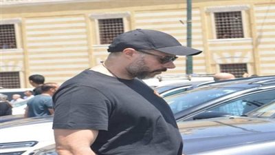 أحمد السعدني ومحمود قابيل.. حضور محدود لـ نجوم الفن في جنازة عصام الشماع (صور)