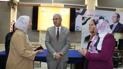 مدير تعليم القاهرة يعلن أسماء الفائزين بمسابقة الأخصائى المثالى للمكتبات المدرسية